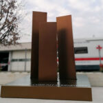 Monumento in ricordo alle vittime di Covid-19 di Codogno acciaio inox colorato galvanico inox Rosy Gold Granex inox Rosy Gold 9EH