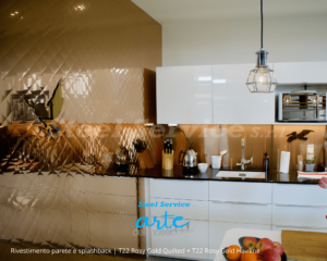 Rivestimento parete e splashback cucina T22 Rosy Gold Quilted e T22 Rosy Gold Hairline - inox rigidizzati e colorati arredo design